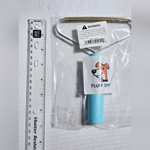 Fluff Off! Pet Hair Remover Ergonomic Handle Design for dogs and cat - Picture 5 of 5